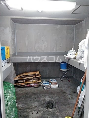 28/30 駐車場