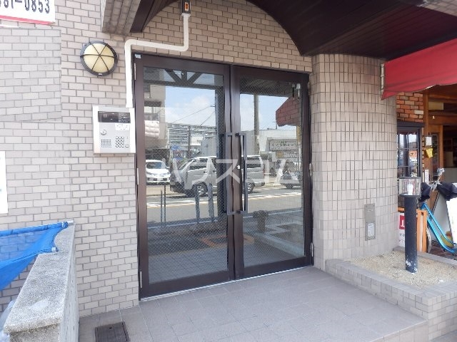 22/30 エントランス