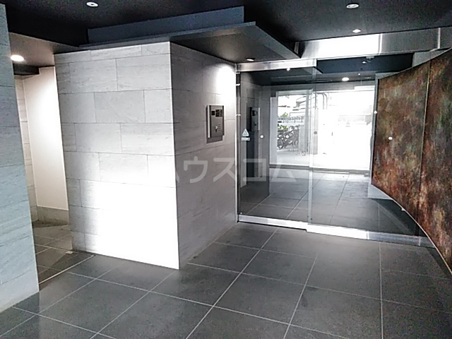 20/30 エントランス