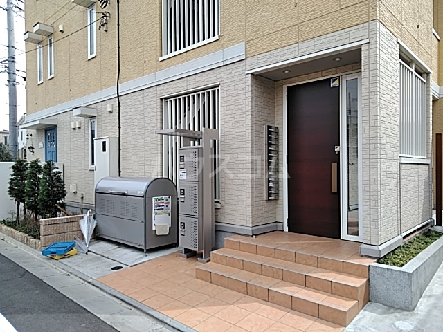 15/23 エントランス