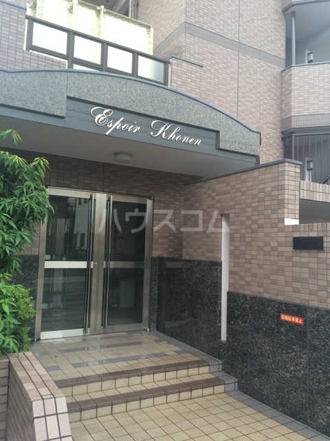 18/26 エントランス