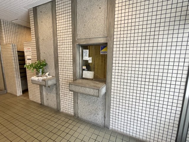 25/30 エントランス