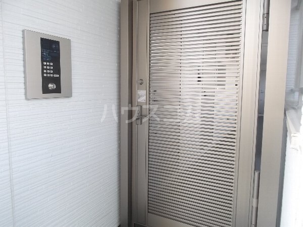 19/23 エントランス