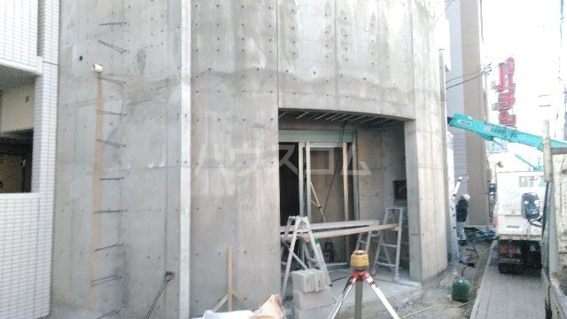 28/30 エントランス