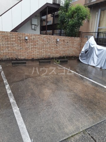 18/19 駐車場