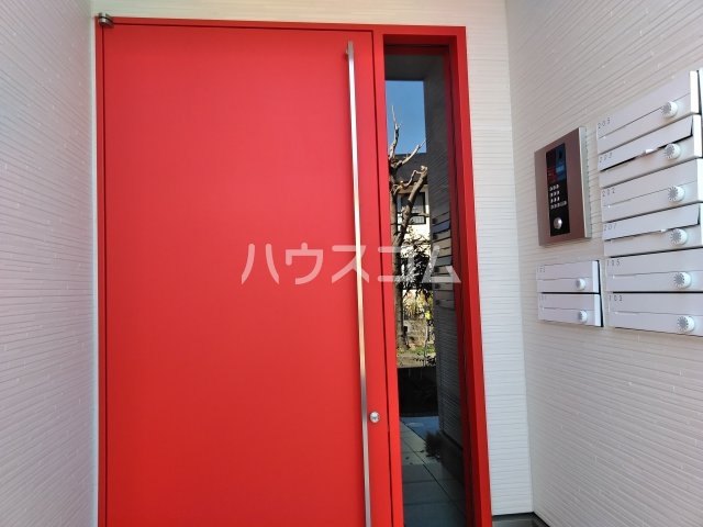 21/22 エントランス