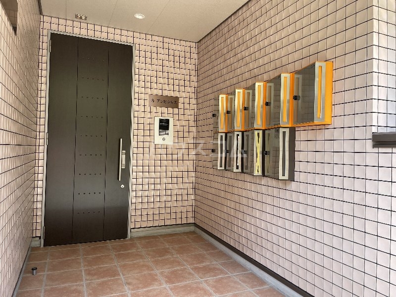 2/8 エントランス