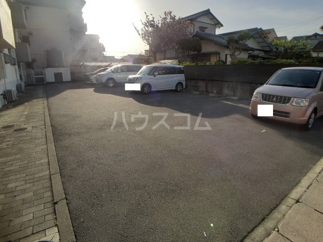 24/25 駐車場
