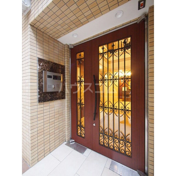 15/22 エントランス