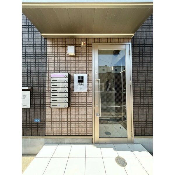 15/17 エントランス