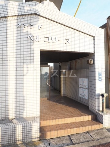 22/25 エントランス