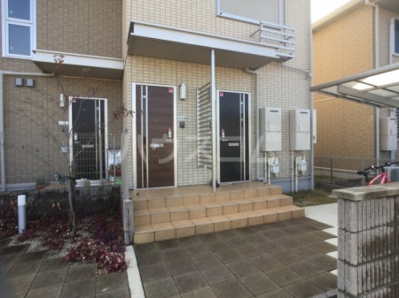 18/20 エントランス