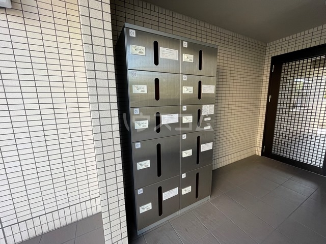 21/30 エントランス