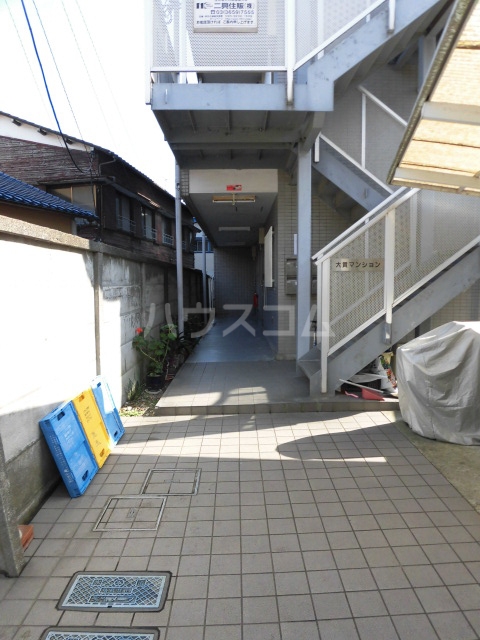 18/28 エントランス