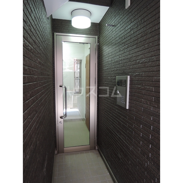 22/30 エントランス