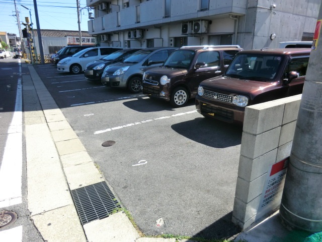 22/30 駐車場