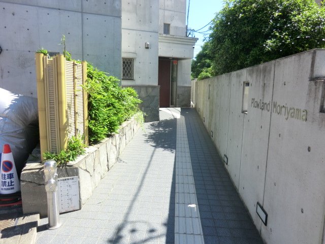 20/30 エントランス