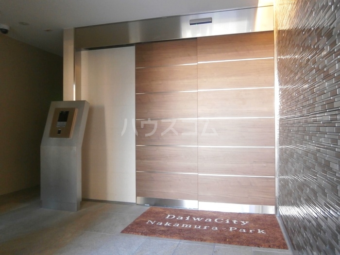 18/25 エントランス