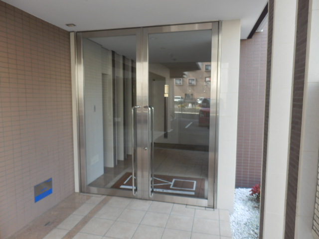 22/30 エントランス