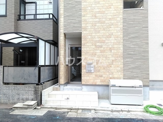 25/30 エントランス