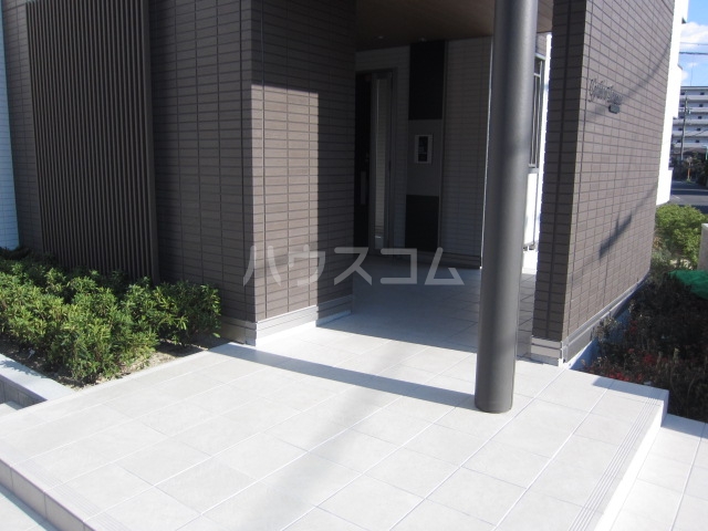 20/29 エントランス