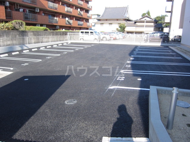 22/30 駐車場