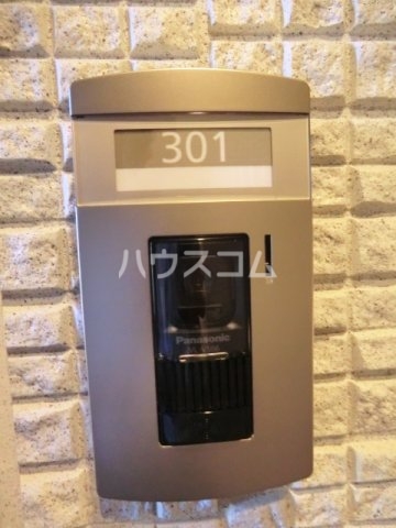 23/28 エントランス