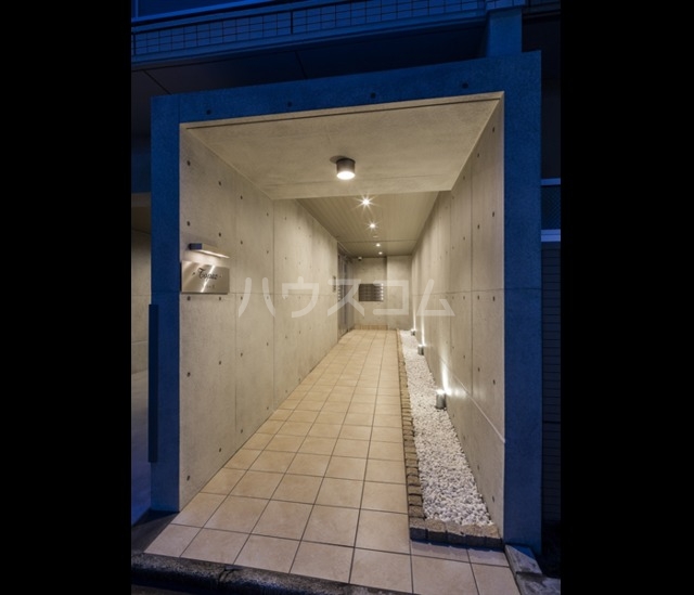 14/22 エントランス