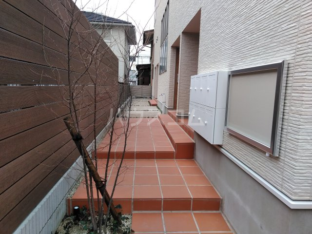 17/24 エントランス