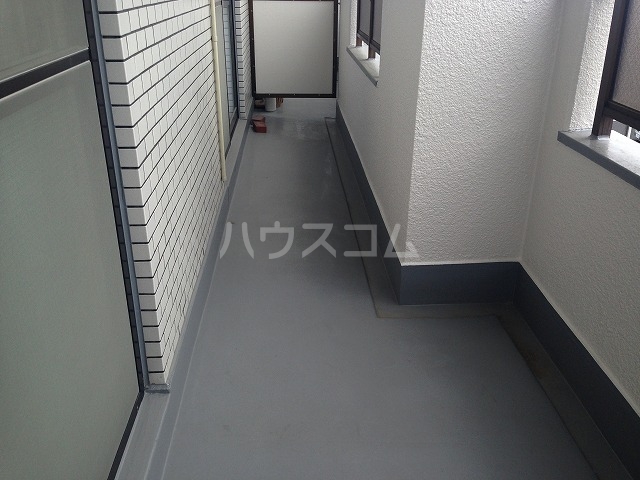 19/27 バルコニー