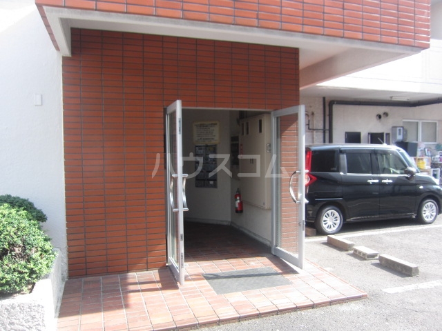 21/29 エントランス