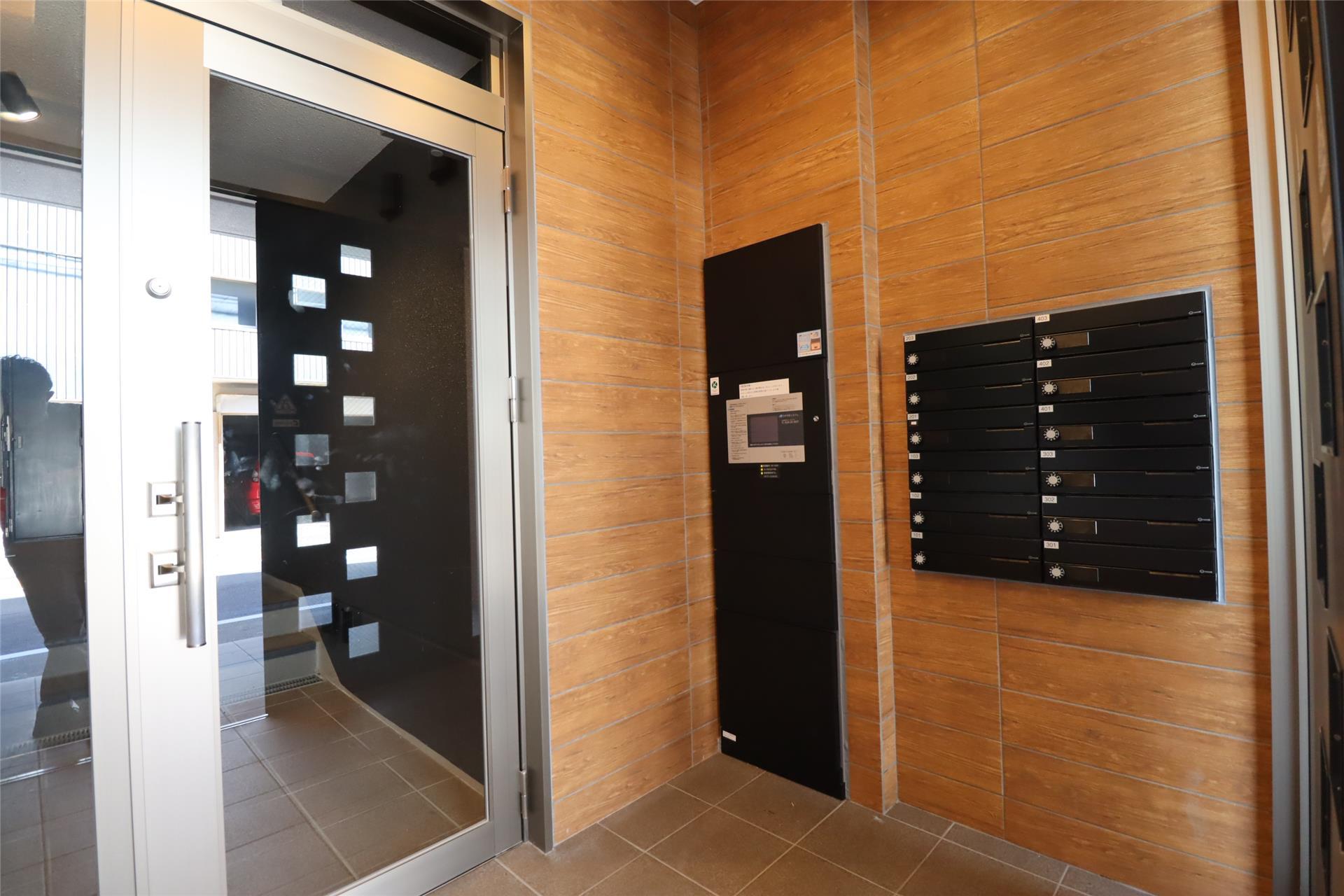 14/19 エントランス