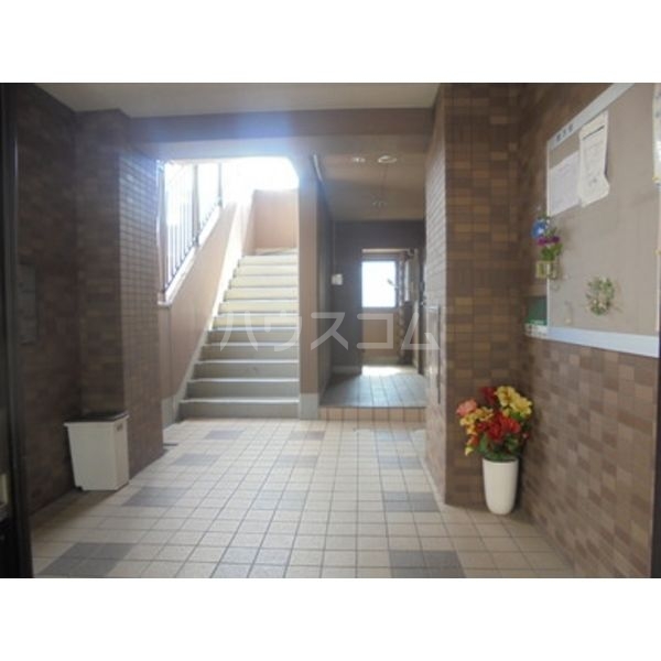 16/24 エントランス