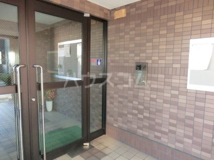 21/28 エントランス