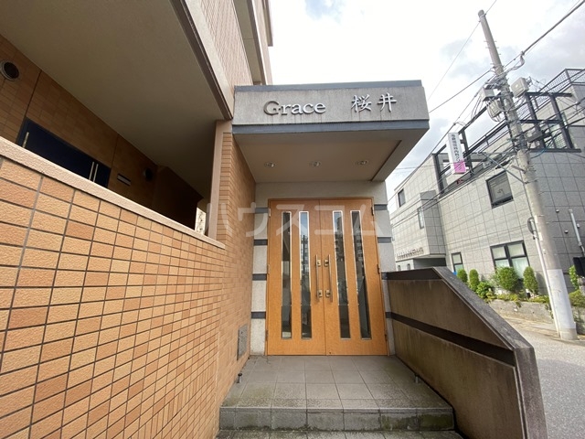 23/30 エントランス