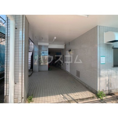 21/28 エントランス