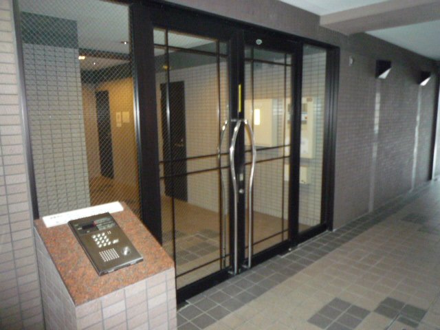 20/30 エントランス