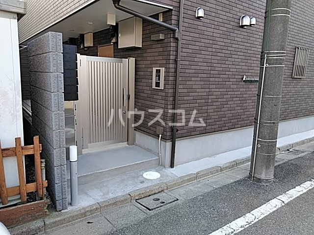 3/4 エントランス