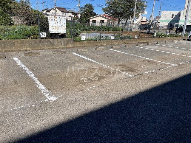 18/28 駐車場