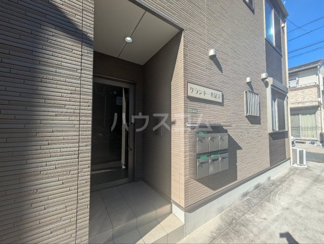 26/30 エントランス