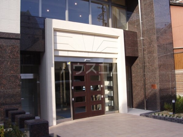 26/30 エントランス