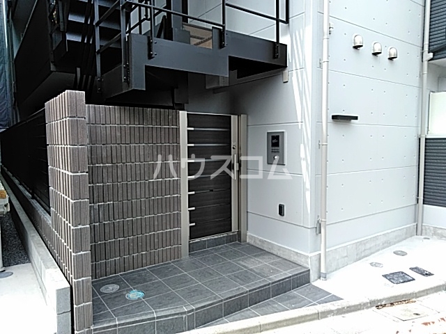 16/26 エントランス