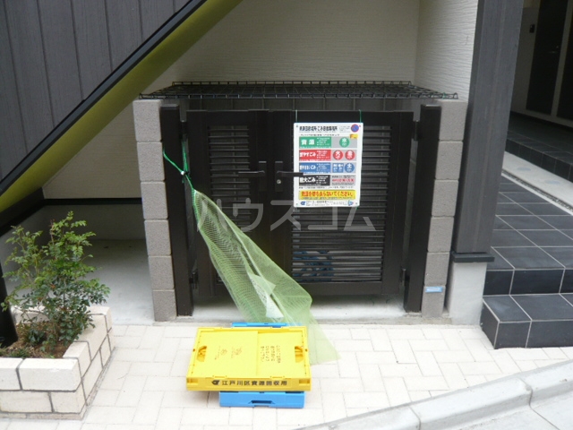 22/30 エントランス