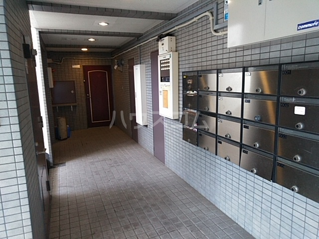 22/28 エントランス