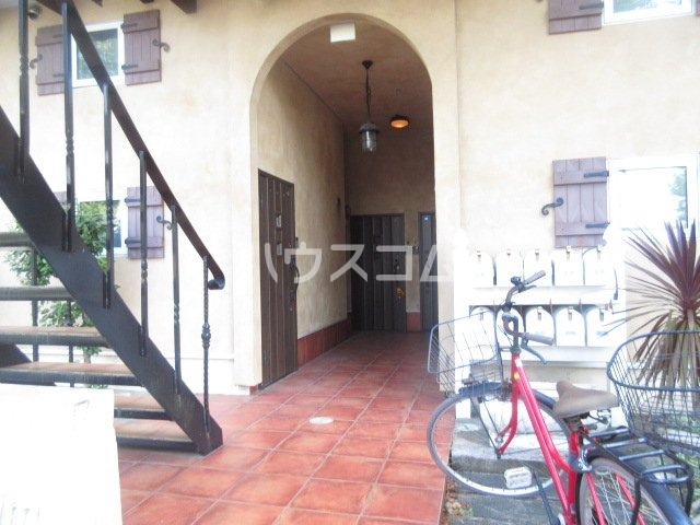 18/26 エントランス