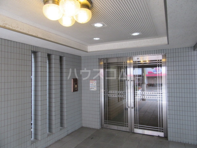 2/5 エントランス