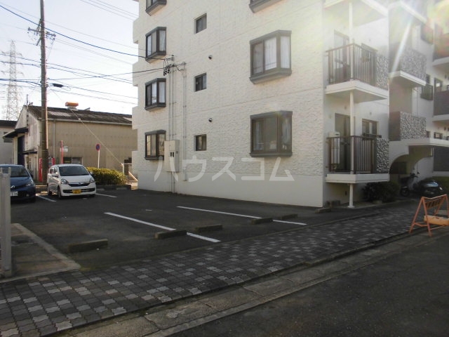 22/30 駐車場