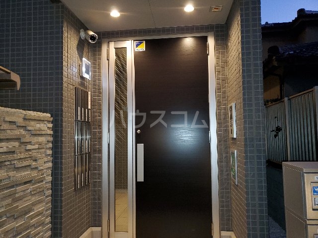 20/30 エントランス
