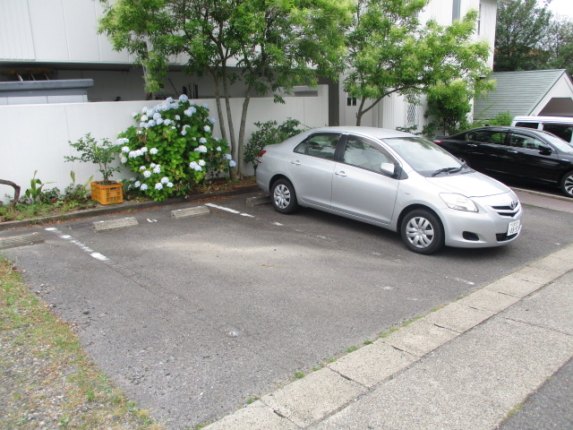 23/29 駐車場
