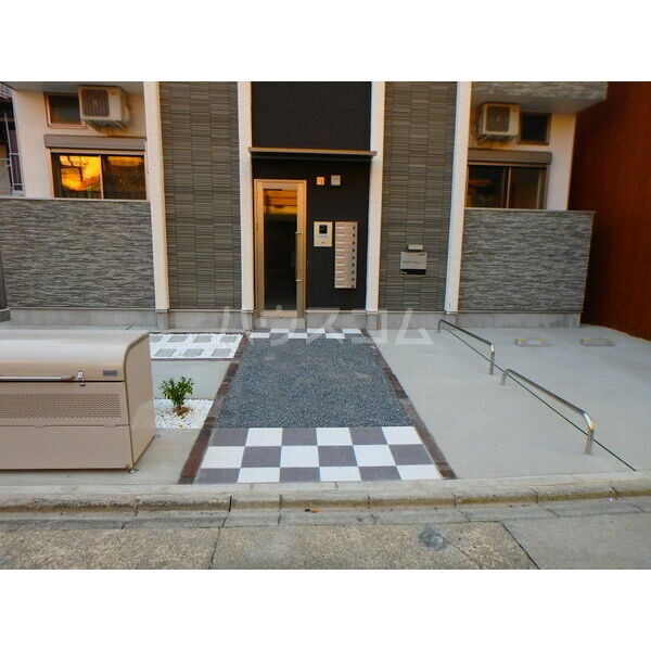 4/10 エントランス